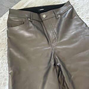 Express super high rise metallic pant size 6R